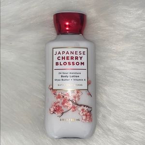 Bath and body works 24 hour moisture body lotion